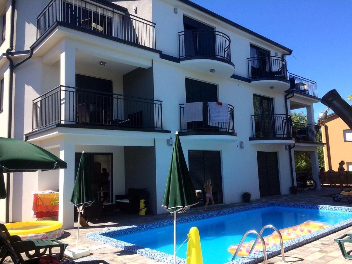 Apartmani Zaric Malinska Exterior foto