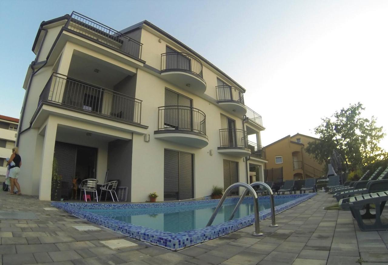 Apartmani Zaric Malinska Exterior foto